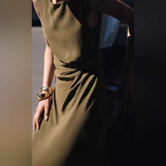 Zara Shoulder Pad Dress - Picture 4 of 7